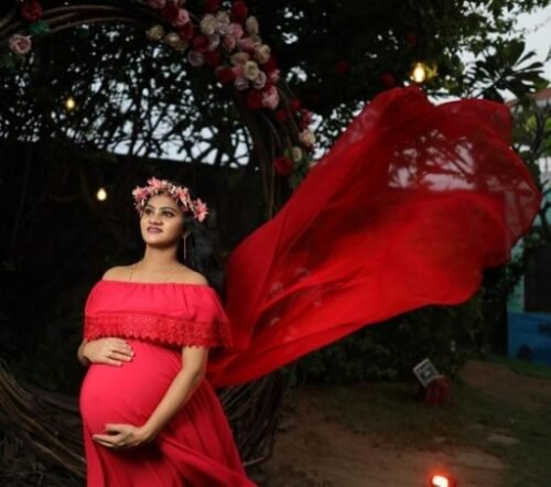 Red Off Shoulder Maternity Detachable Trail Gown photo review